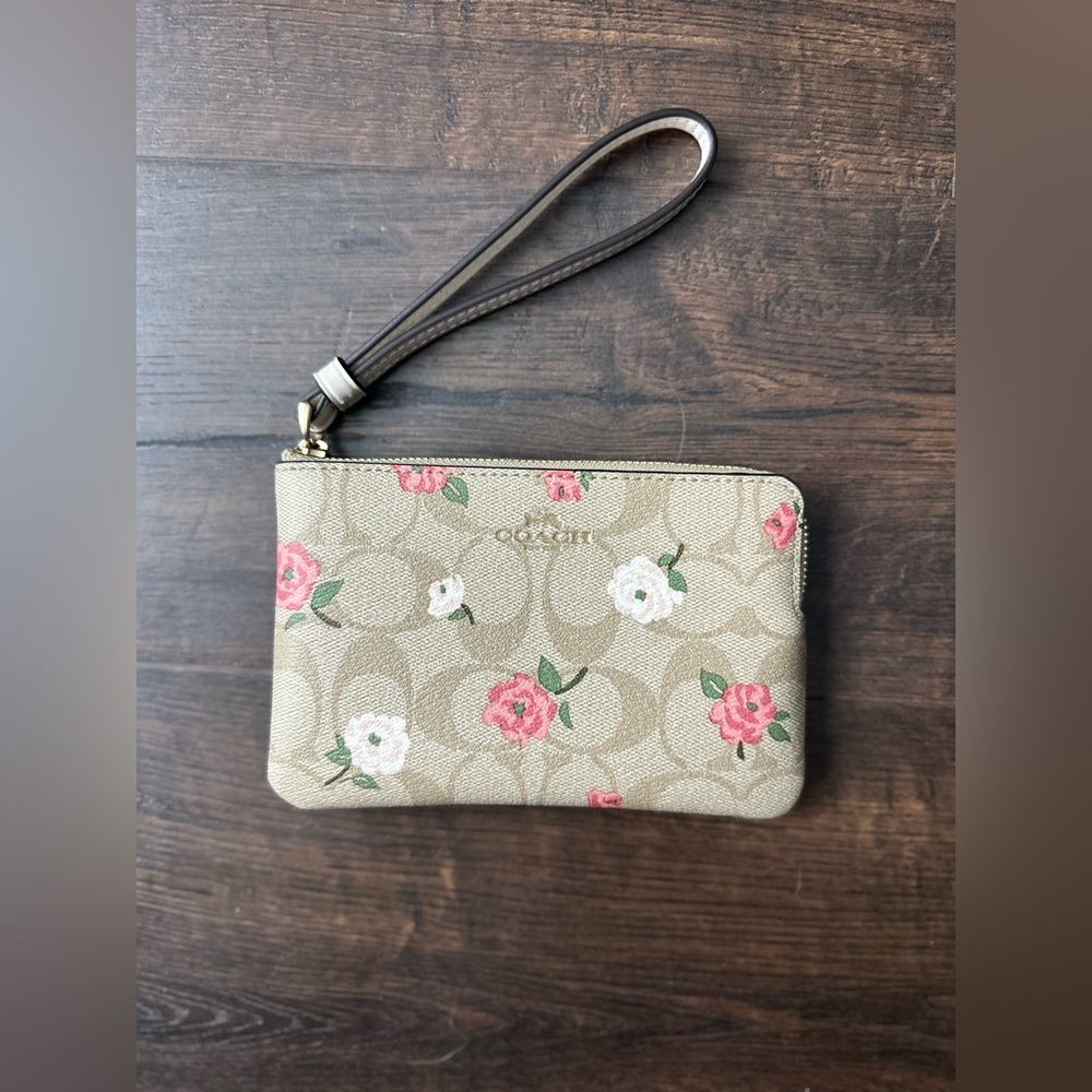Coach Corner Zip Wristlet In Signature Canvas With Floral Print CR973
